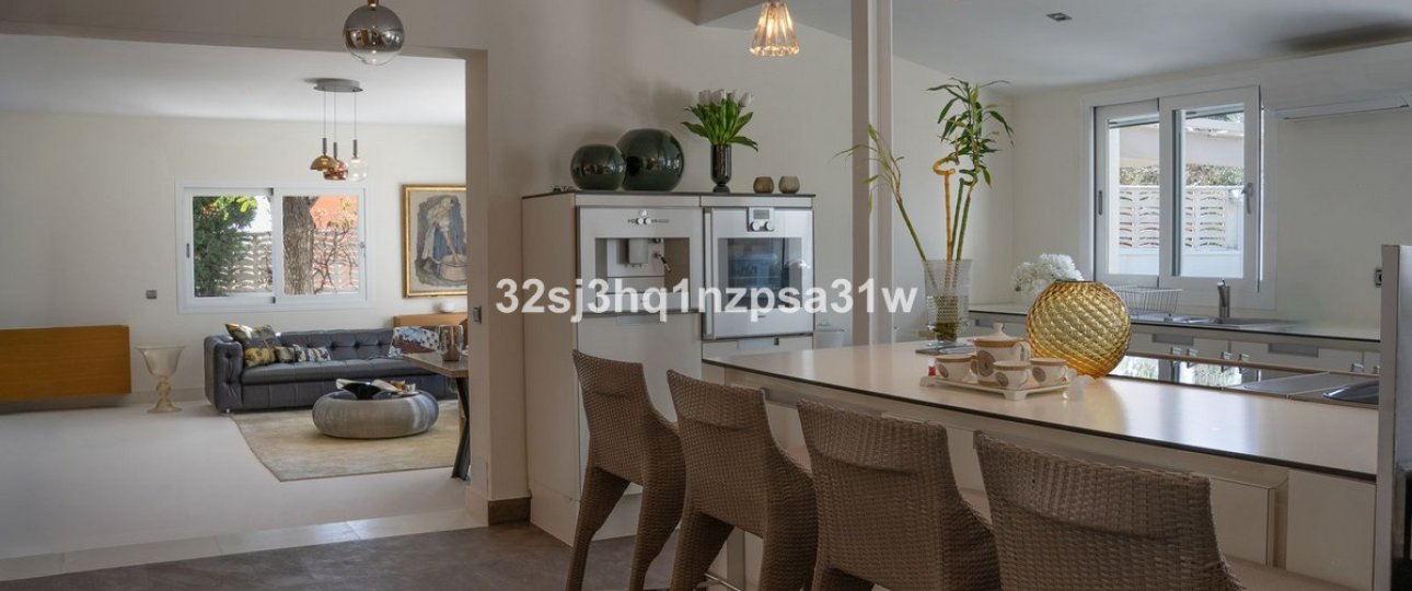 Resale - Villa - Marbella - Guadalmina Alta