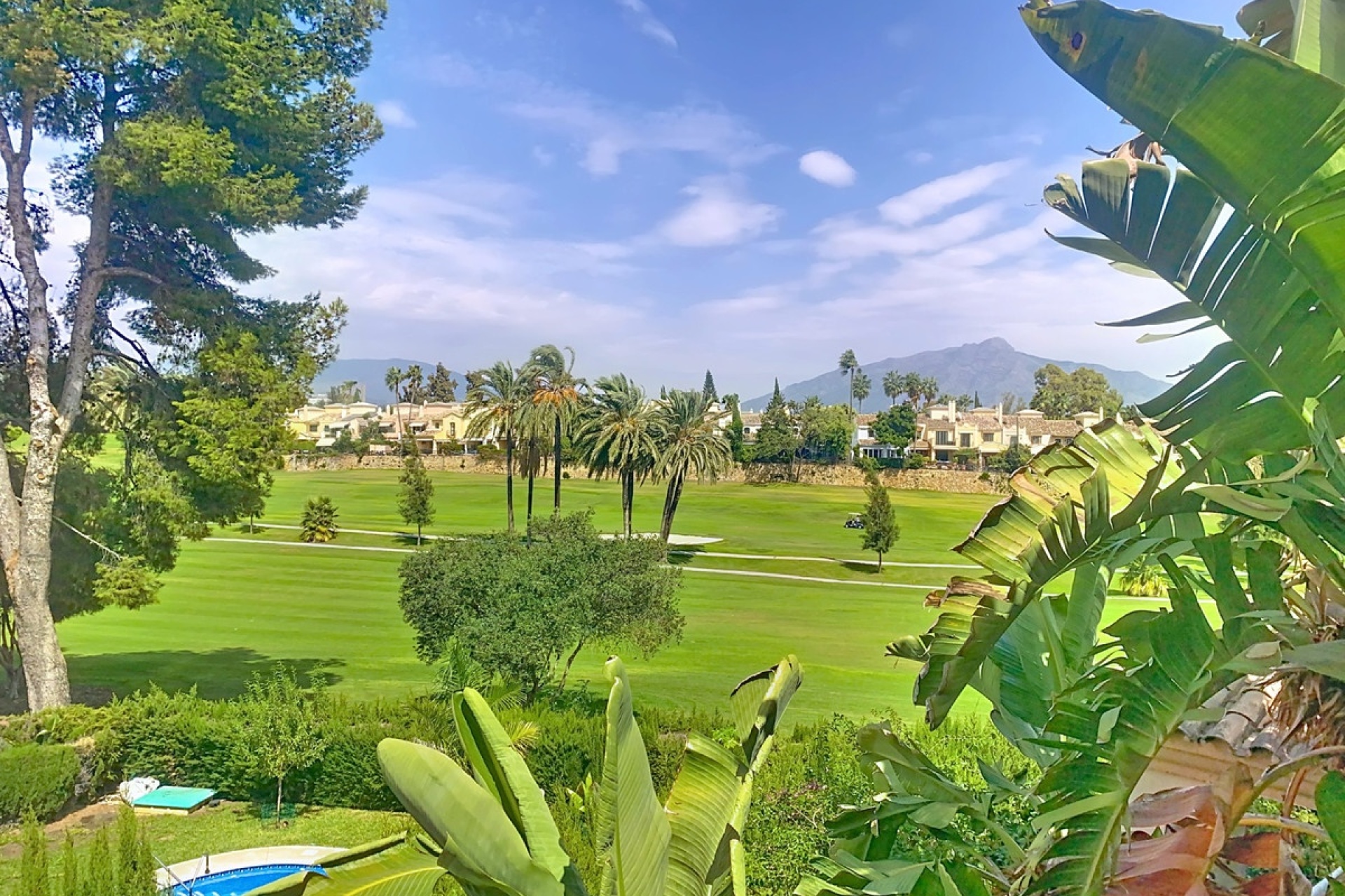 Resale - Villa - Marbella - Guadalmina Alta