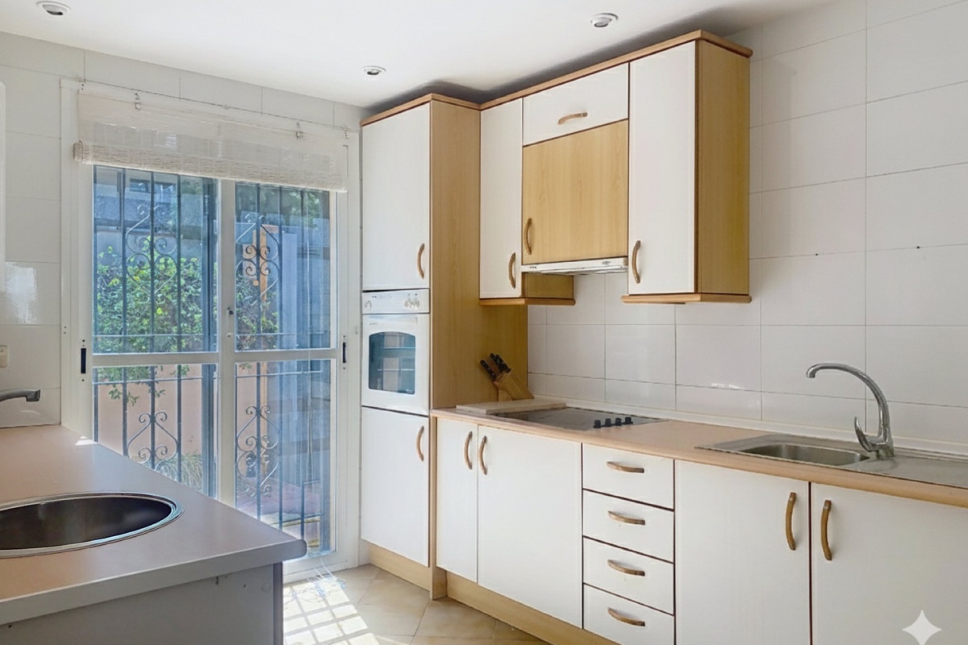 Resale - Villa - Marbella - Guadalmina Alta