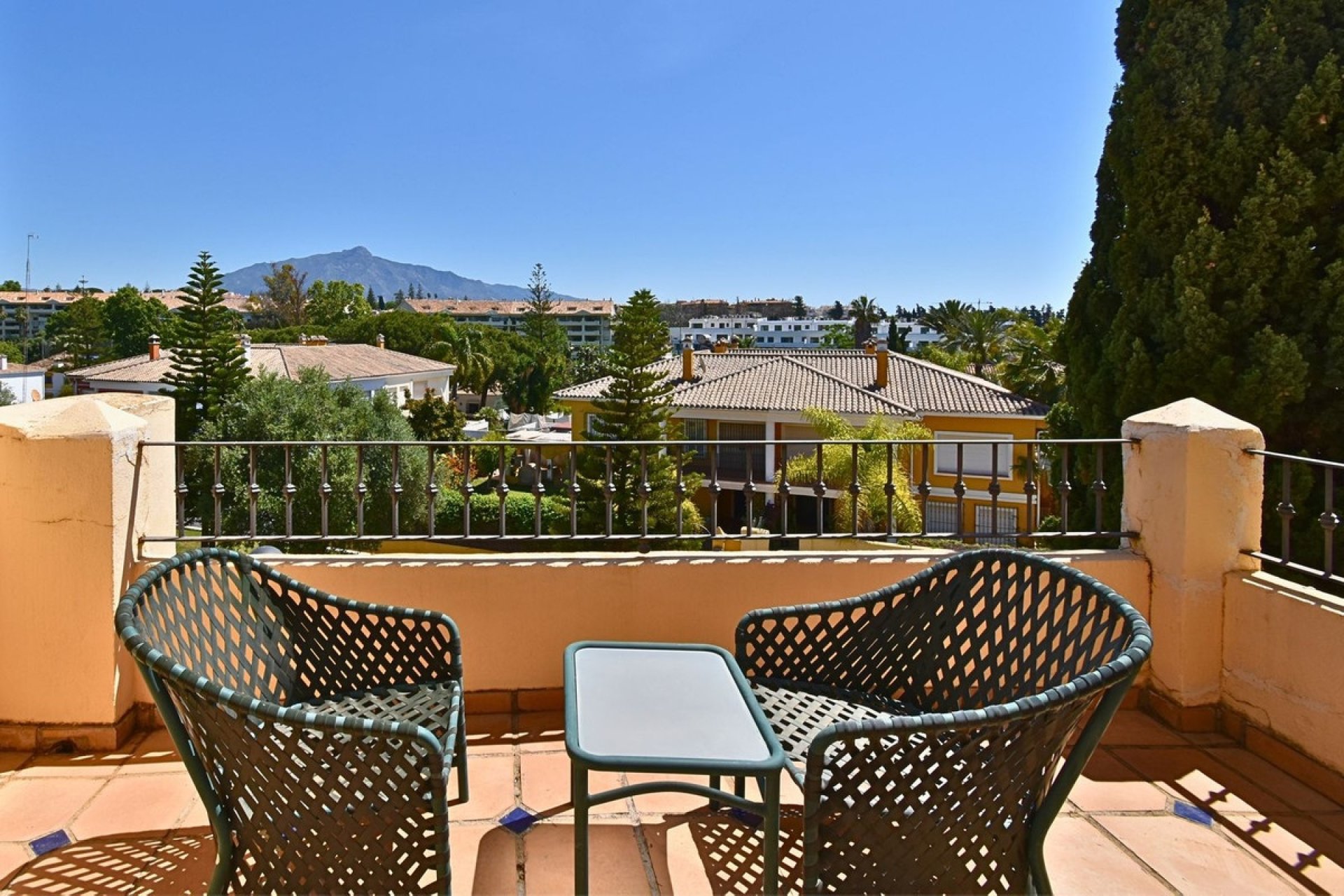 Resale - Villa - Marbella - Guadalmina Alta