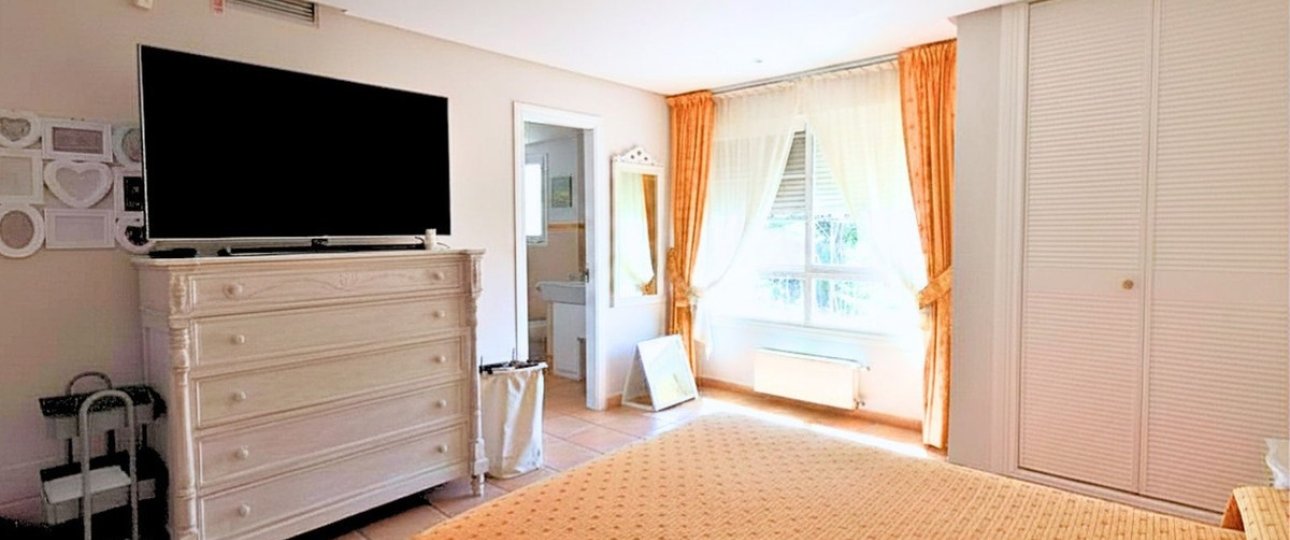 Resale - Villa - Marbella - Guadalmina Alta