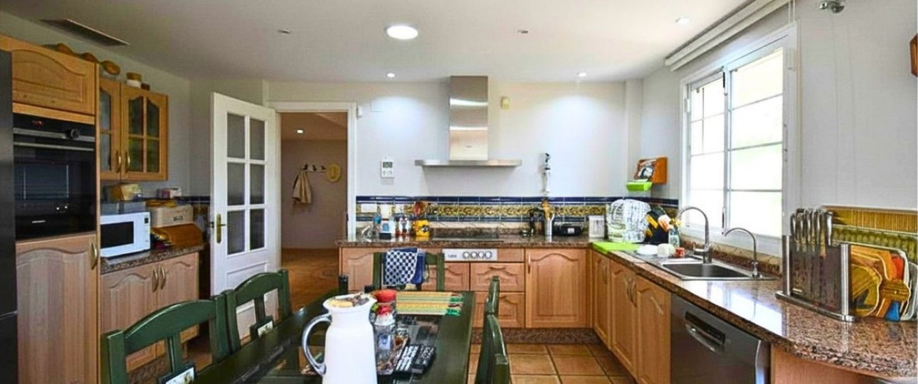 Resale - Villa - Marbella - Guadalmina Alta