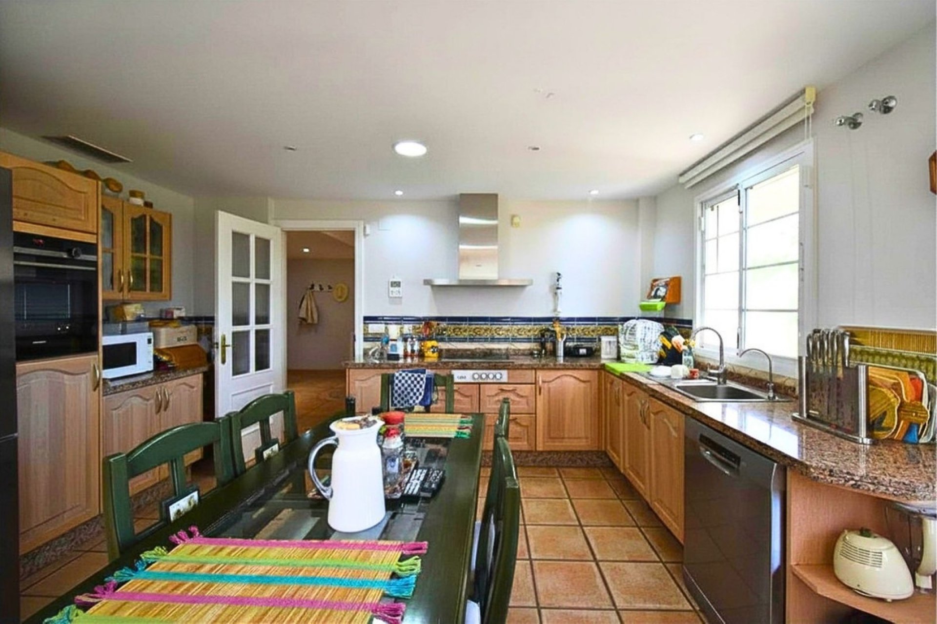 Resale - Villa - Marbella - Guadalmina Alta