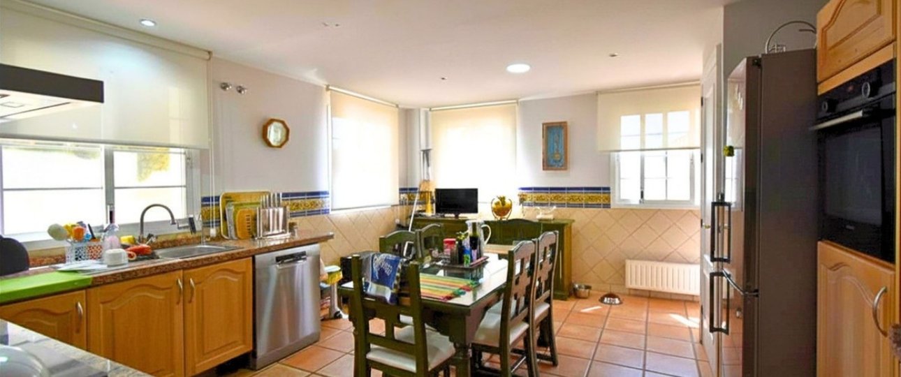 Resale - Villa - Marbella - Guadalmina Alta