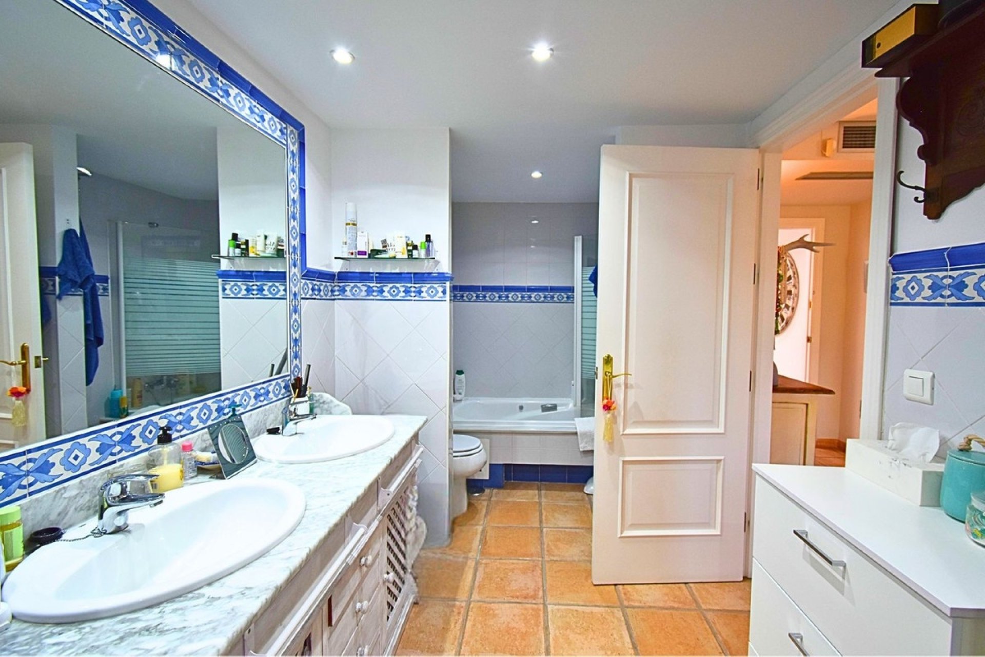 Resale - Villa - Marbella - Guadalmina Alta