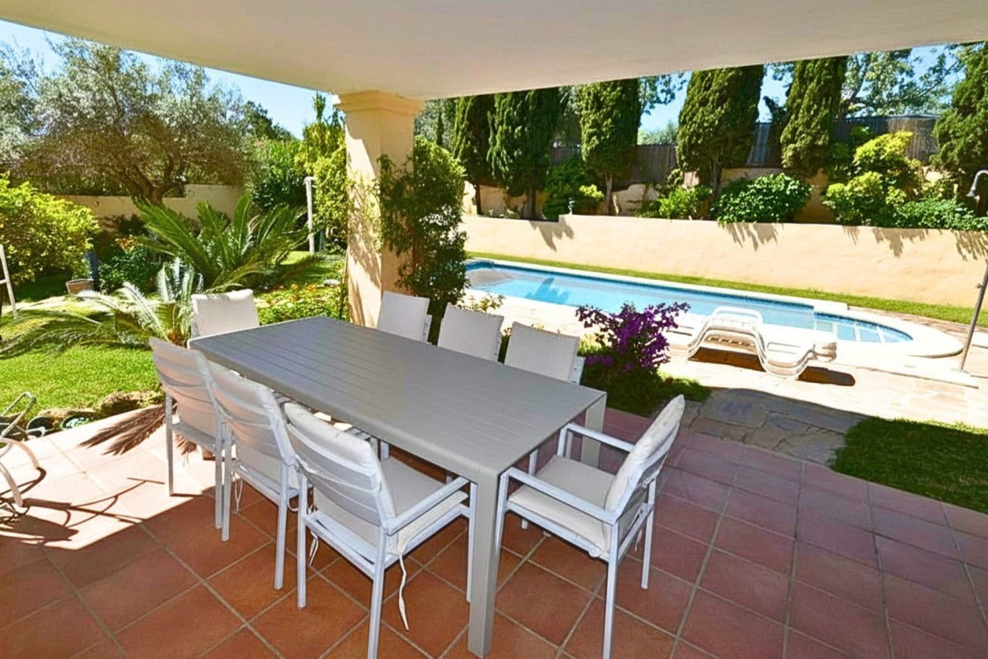 Resale - Villa - Marbella - Guadalmina Alta