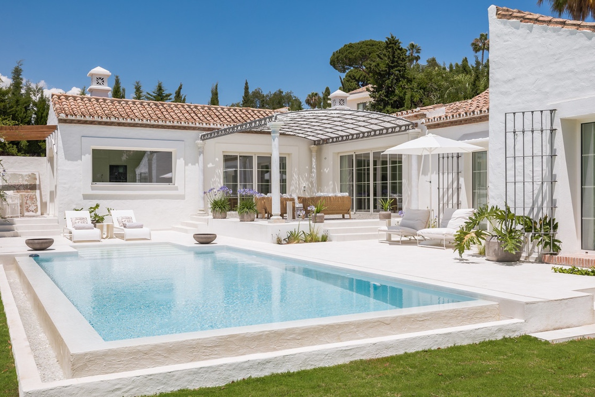 Resale - Villa - Marbella - Guadalmina Alta