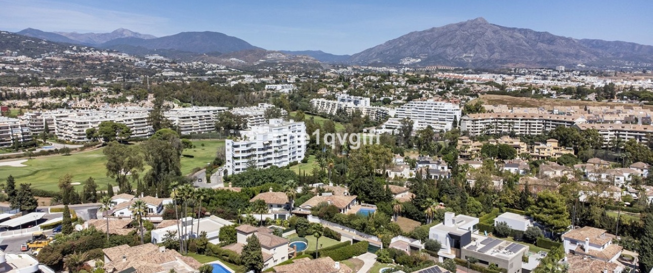Resale - Villa - Marbella - Guadalmina Alta