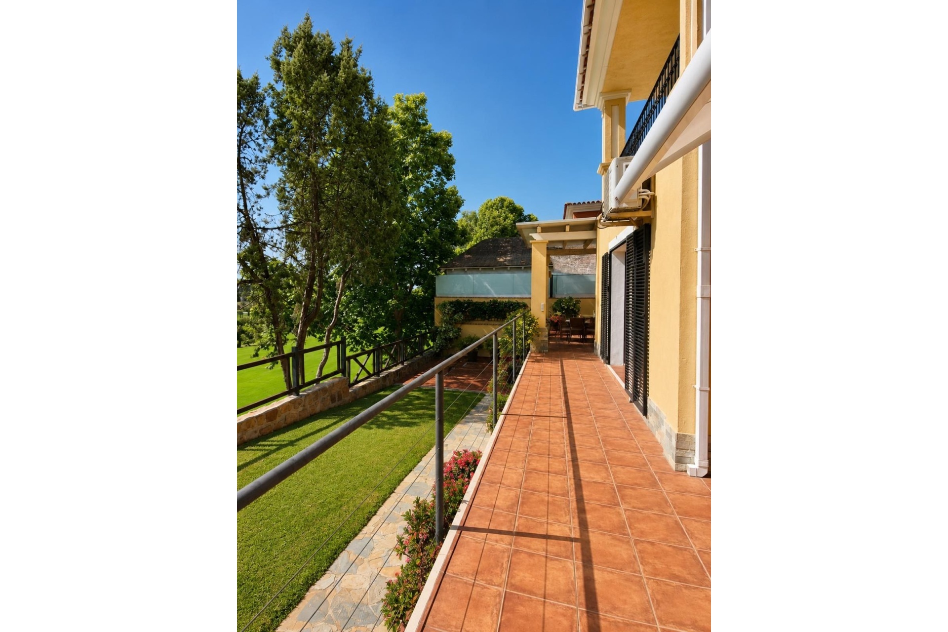 Resale - Villa - Marbella - Guadalmina Alta