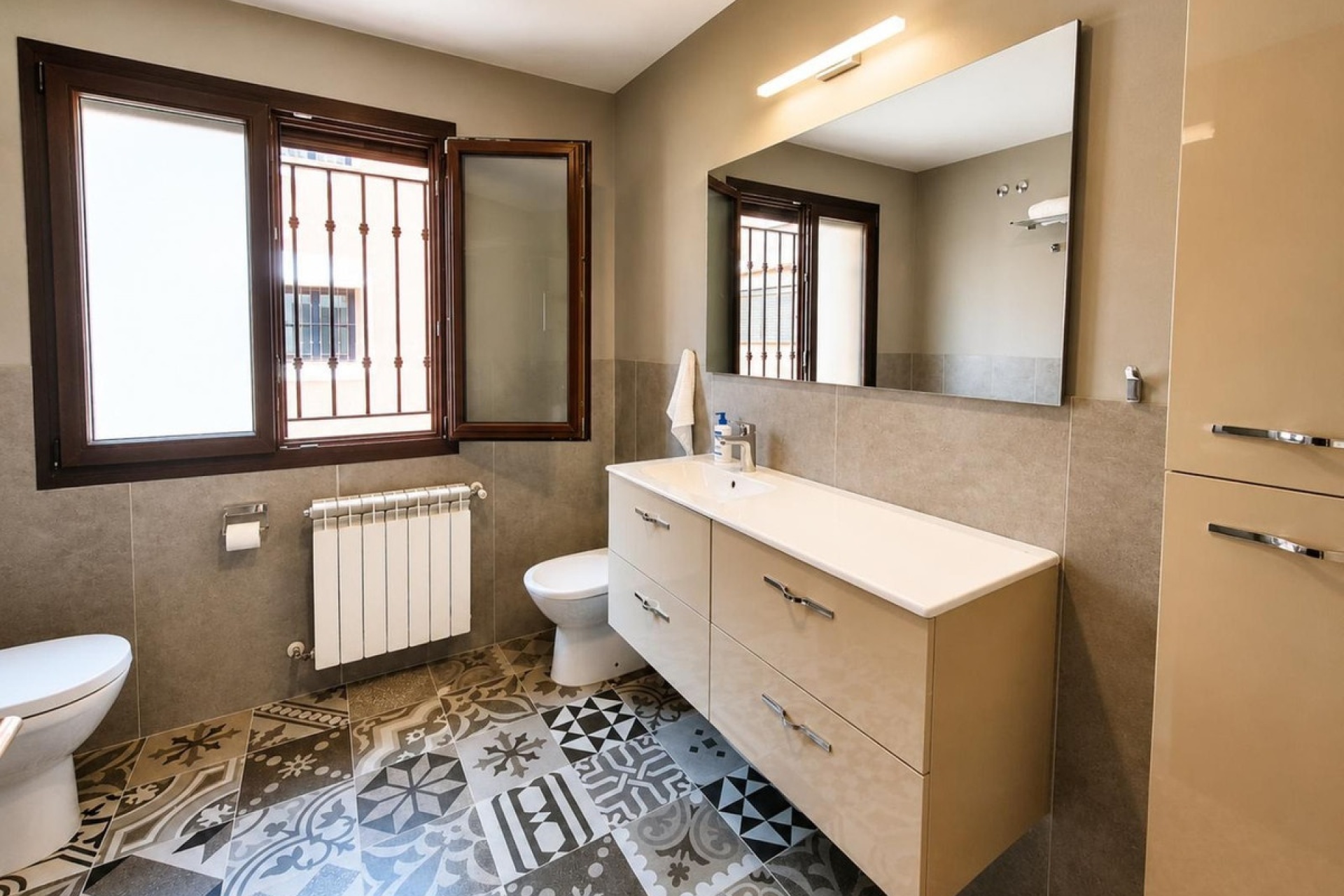 Resale - Villa - Marbella - Guadalmina Alta