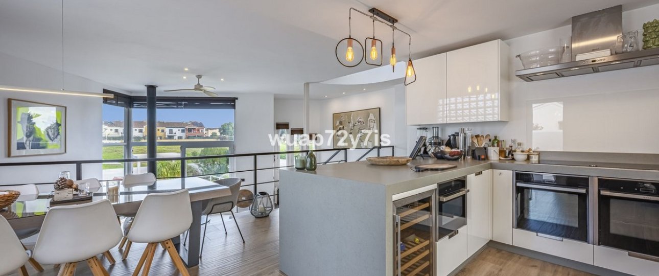 Resale - Villa - Marbella - Guadalmina Alta