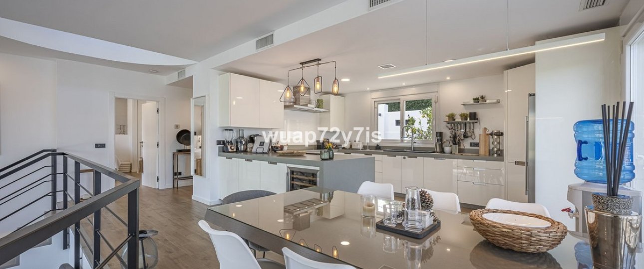 Resale - Villa - Marbella - Guadalmina Alta
