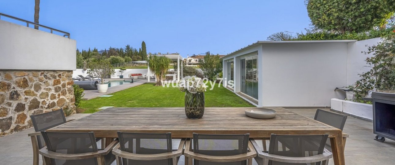 Resale - Villa - Marbella - Guadalmina Alta