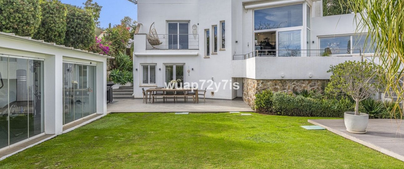 Resale - Villa - Marbella - Guadalmina Alta