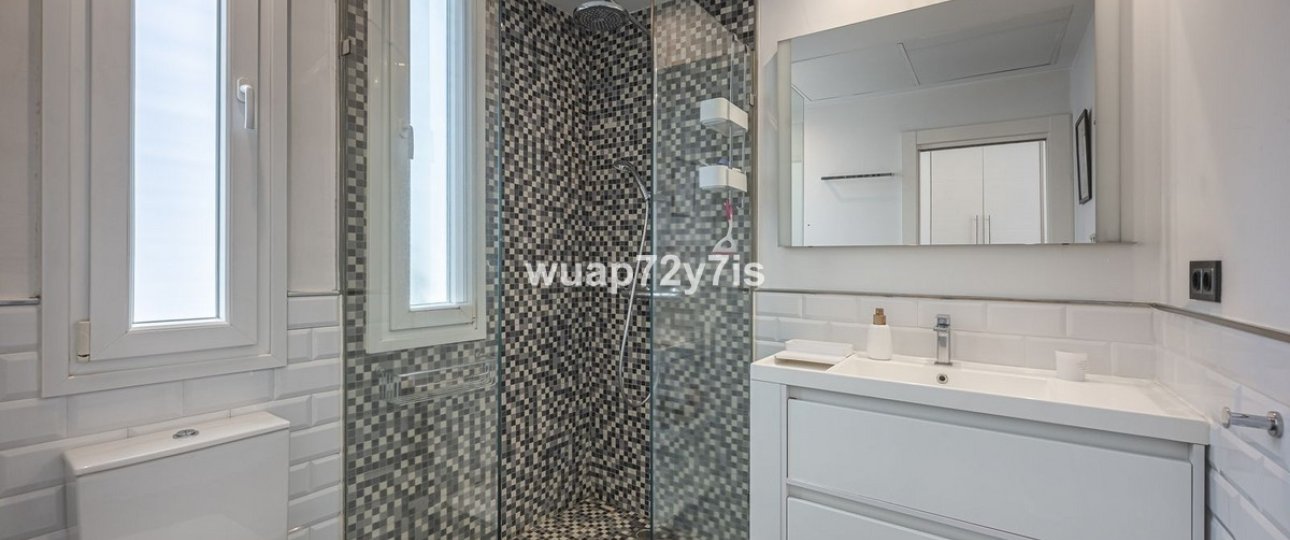 Resale - Villa - Marbella - Guadalmina Alta