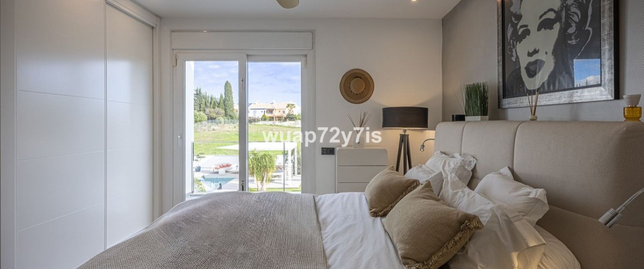 Resale - Villa - Marbella - Guadalmina Alta