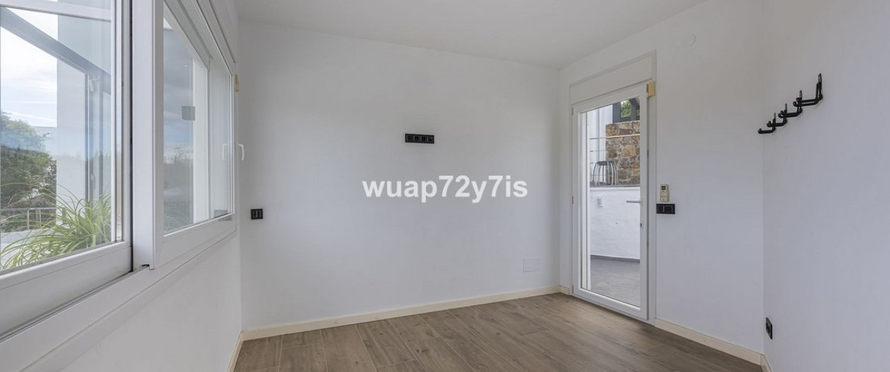 Resale - Villa - Marbella - Guadalmina Alta