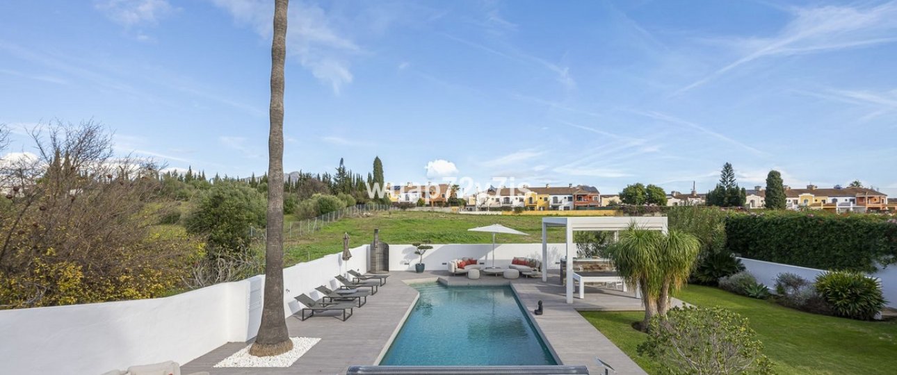 Resale - Villa - Marbella - Guadalmina Alta