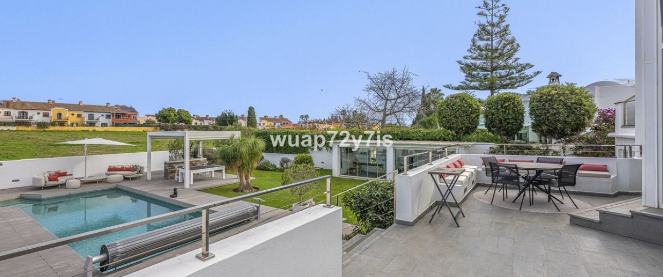 Resale - Villa - Marbella - Guadalmina Alta