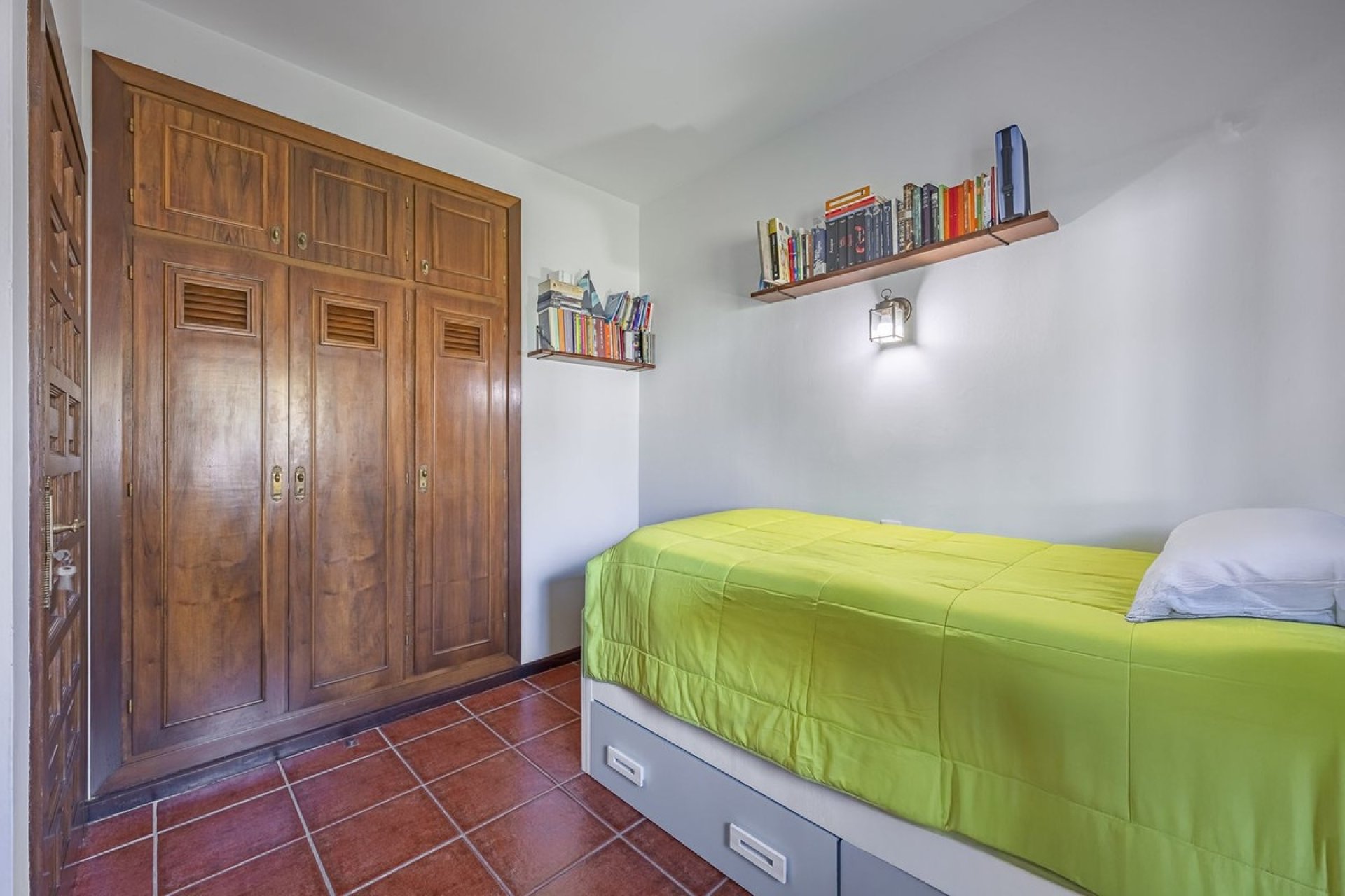 Resale - Villa - Marbella - Guadalmina Alta