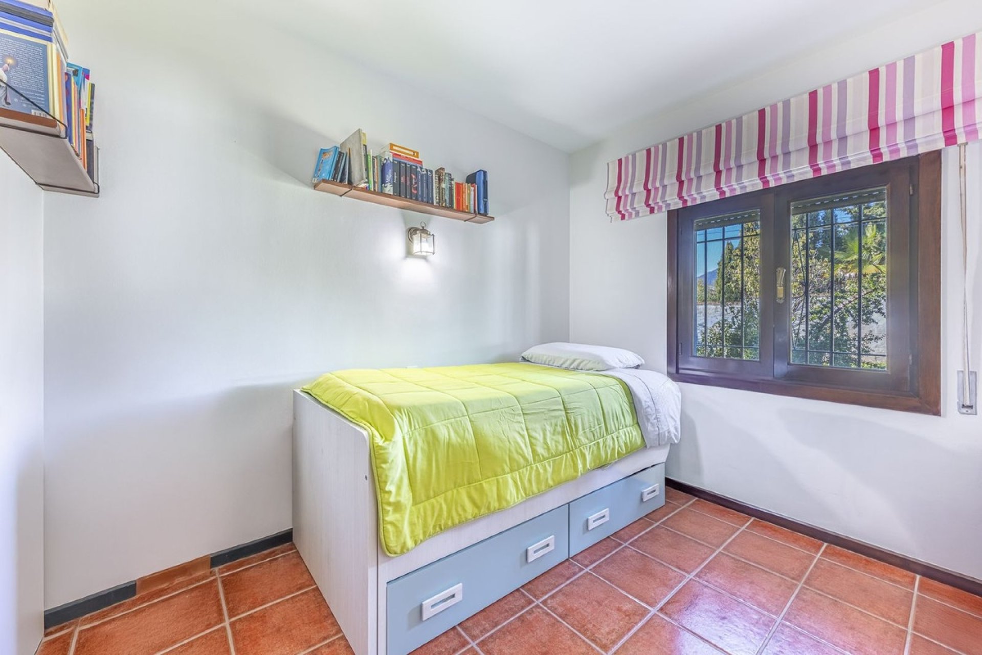 Resale - Villa - Marbella - Guadalmina Alta