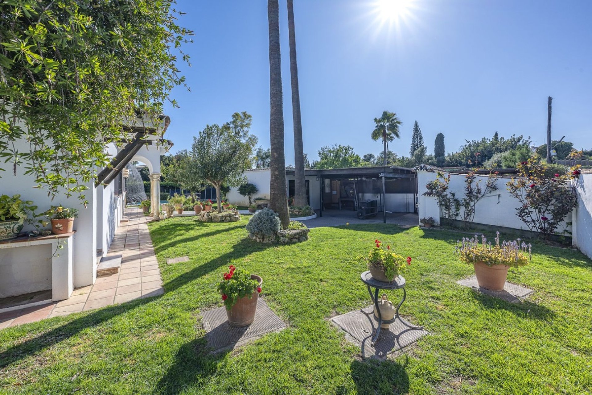 Resale - Villa - Marbella - Guadalmina Alta