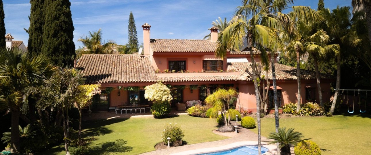 Resale - Villa - Marbella - Guadalmina Alta