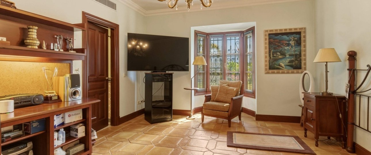 Resale - Villa - Marbella - Guadalmina Alta