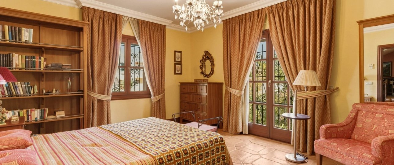 Resale - Villa - Marbella - Guadalmina Alta