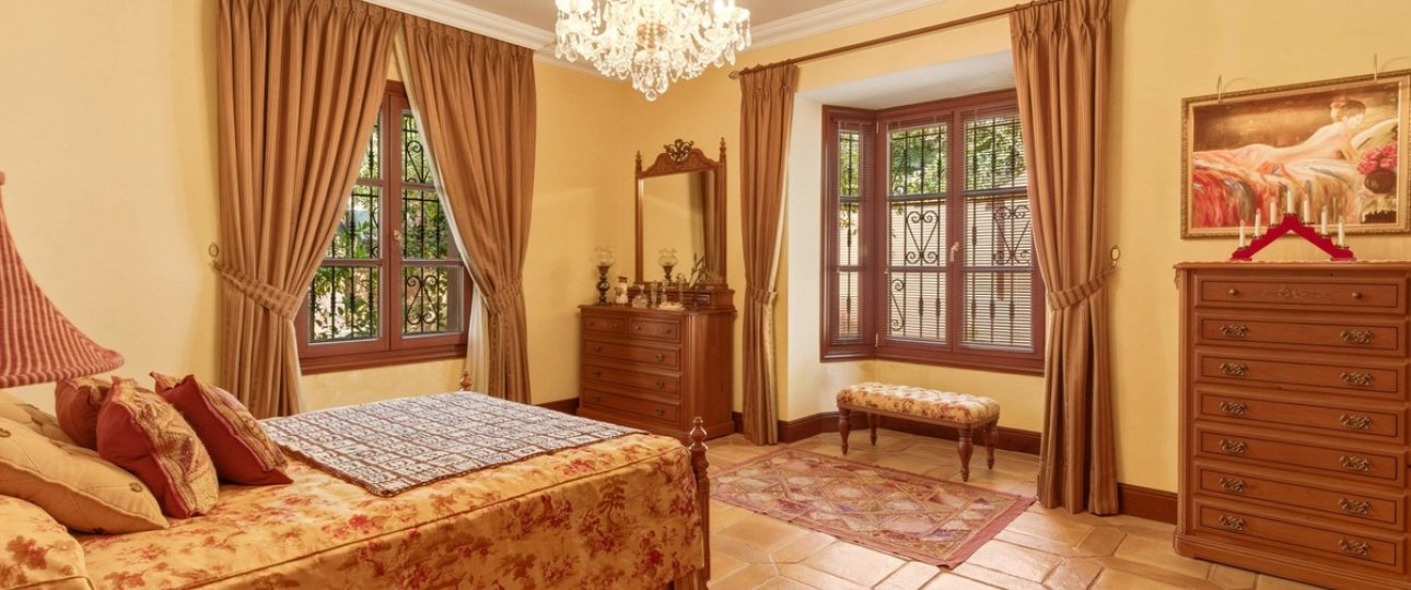 Resale - Villa - Marbella - Guadalmina Alta