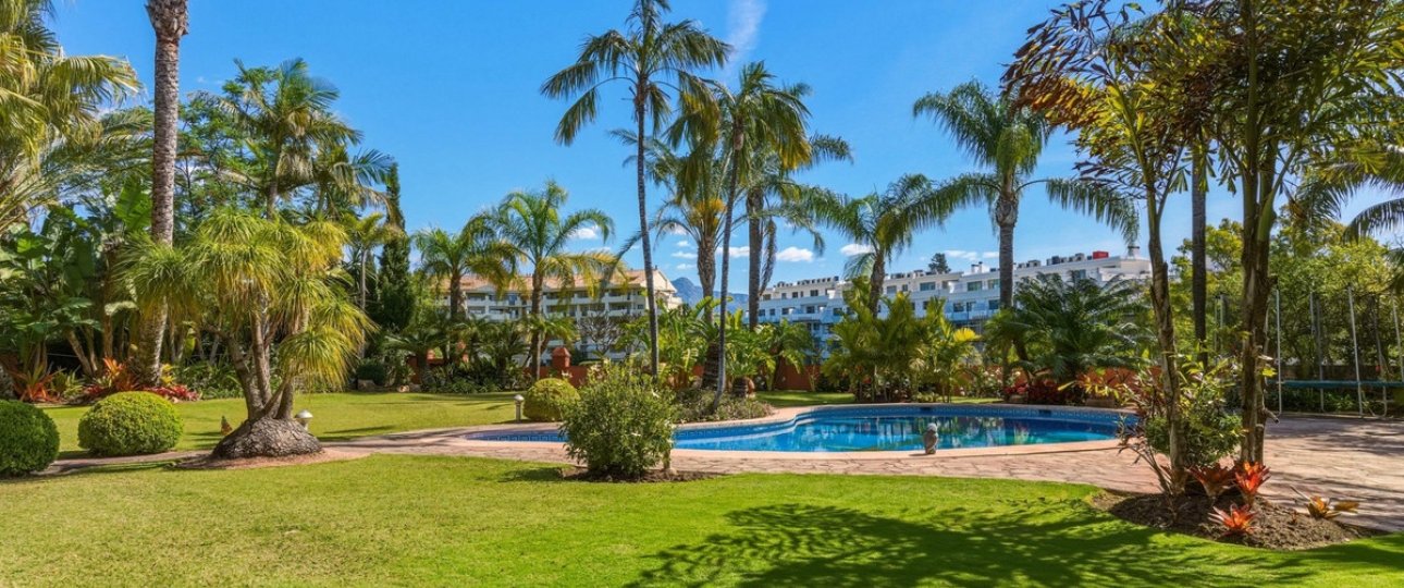 Resale - Villa - Marbella - Guadalmina Alta