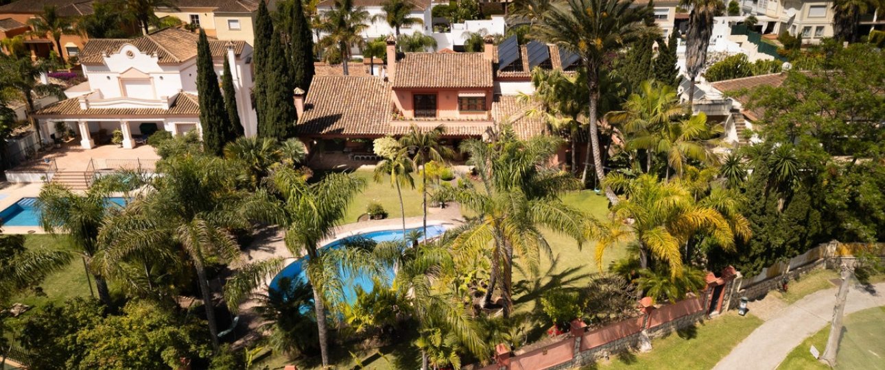Resale - Villa - Marbella - Guadalmina Alta