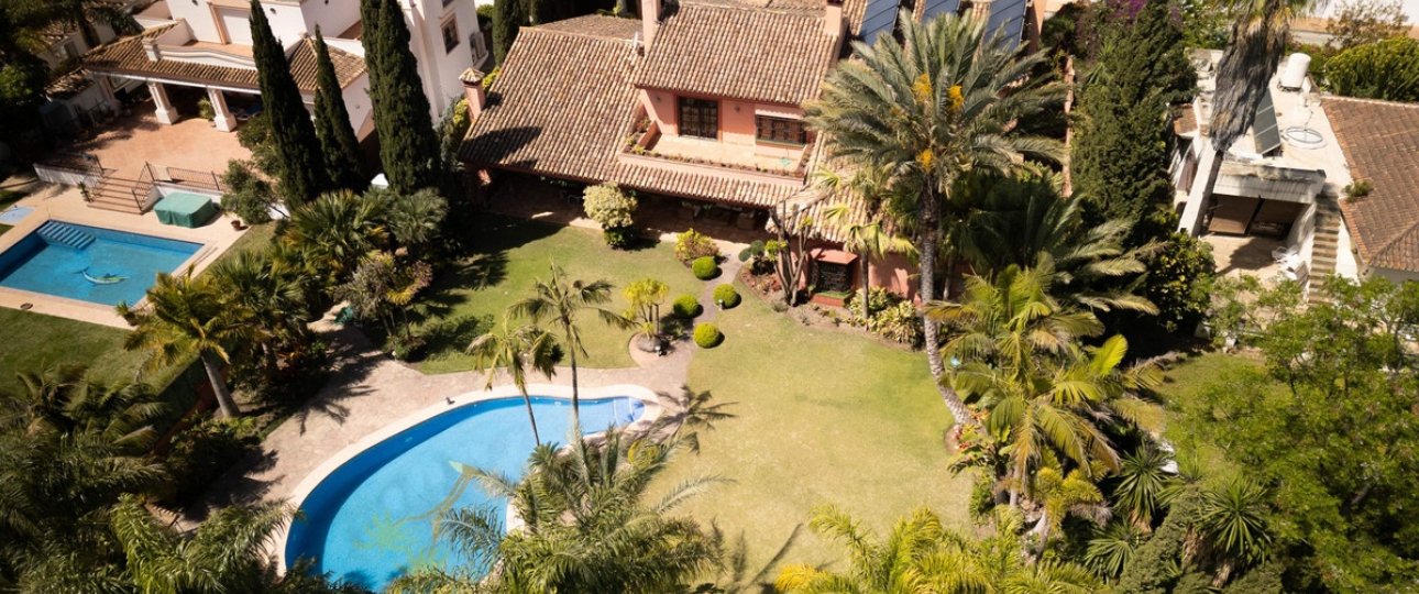 Resale - Villa - Marbella - Guadalmina Alta