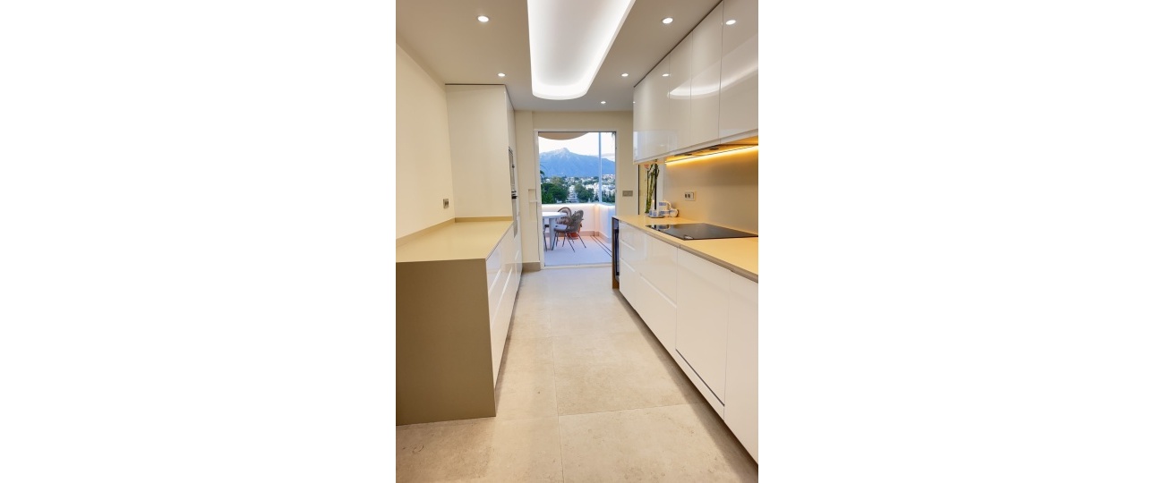 Resale - Villa - Marbella - Guadalmina Alta
