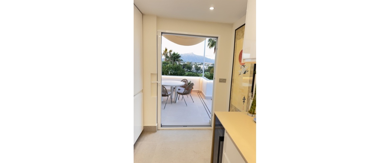 Resale - Villa - Marbella - Guadalmina Alta