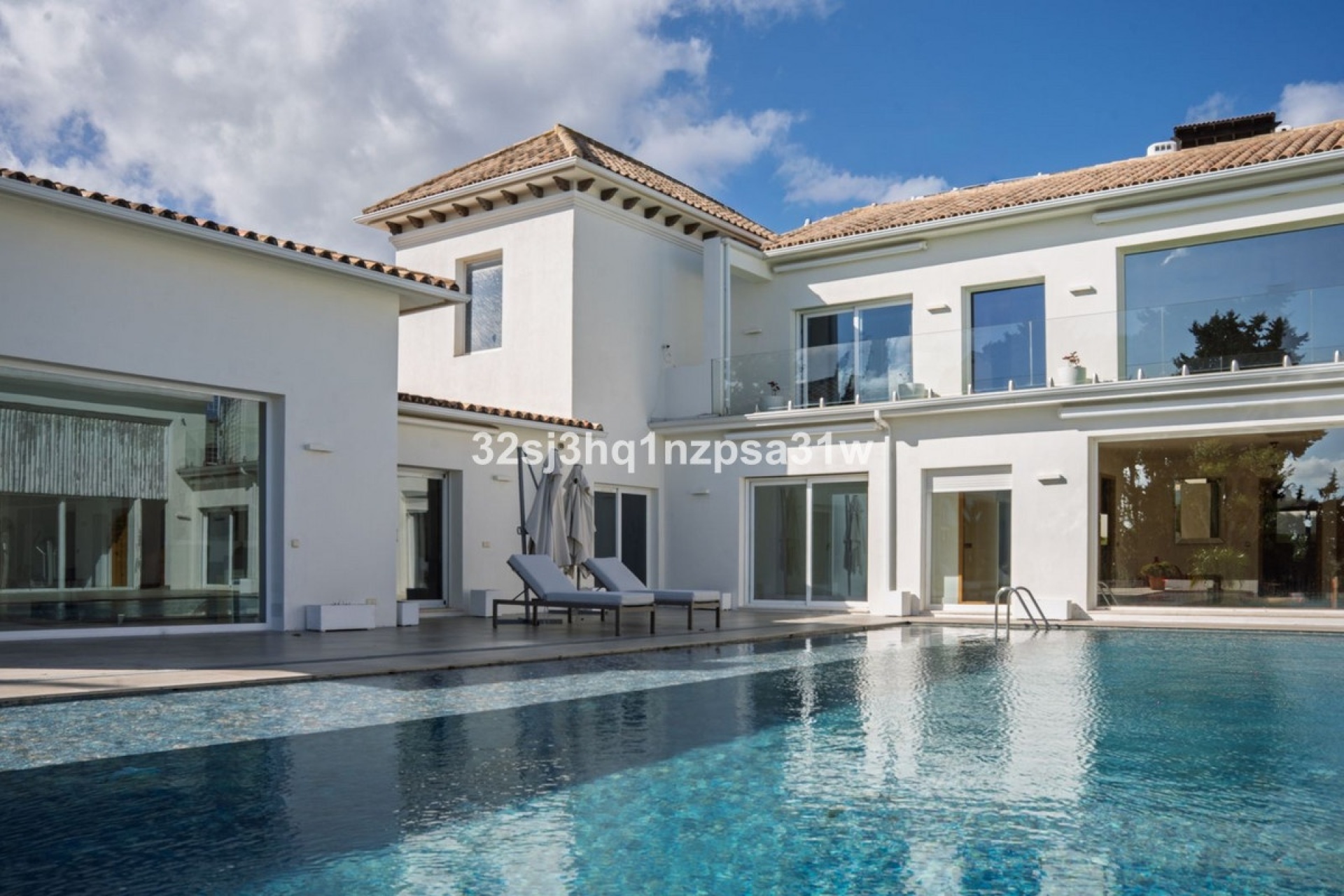 Resale - Villa - Marbella - Guadalmina Alta