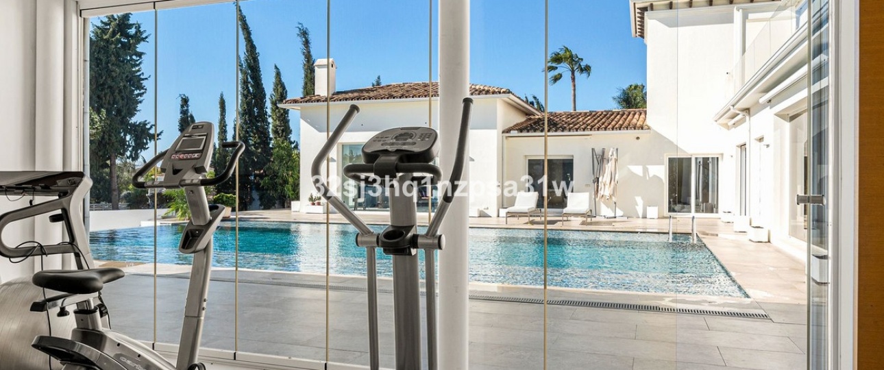 Resale - Villa - Marbella - Guadalmina Alta