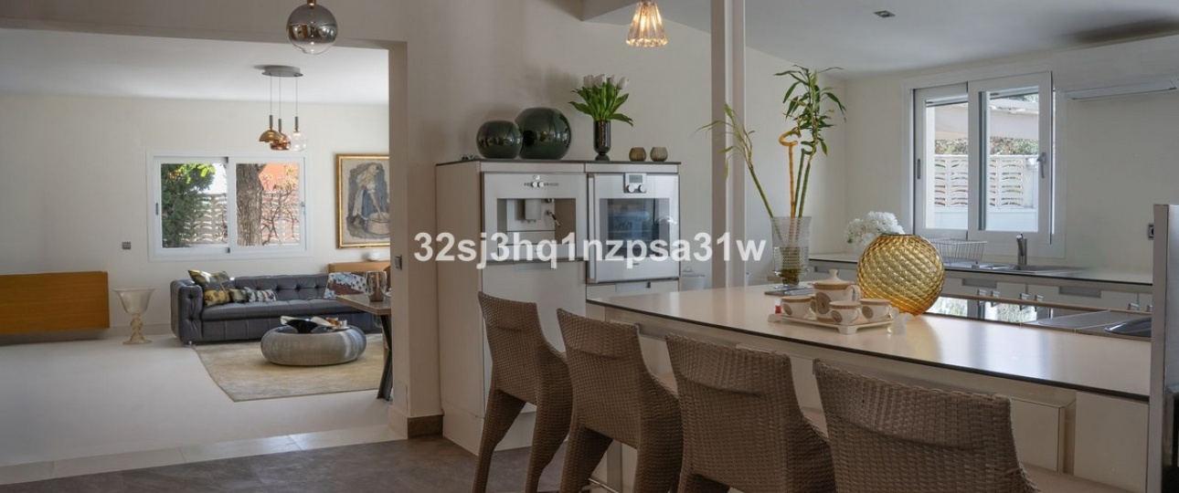 Resale - Villa - Marbella - Guadalmina Alta