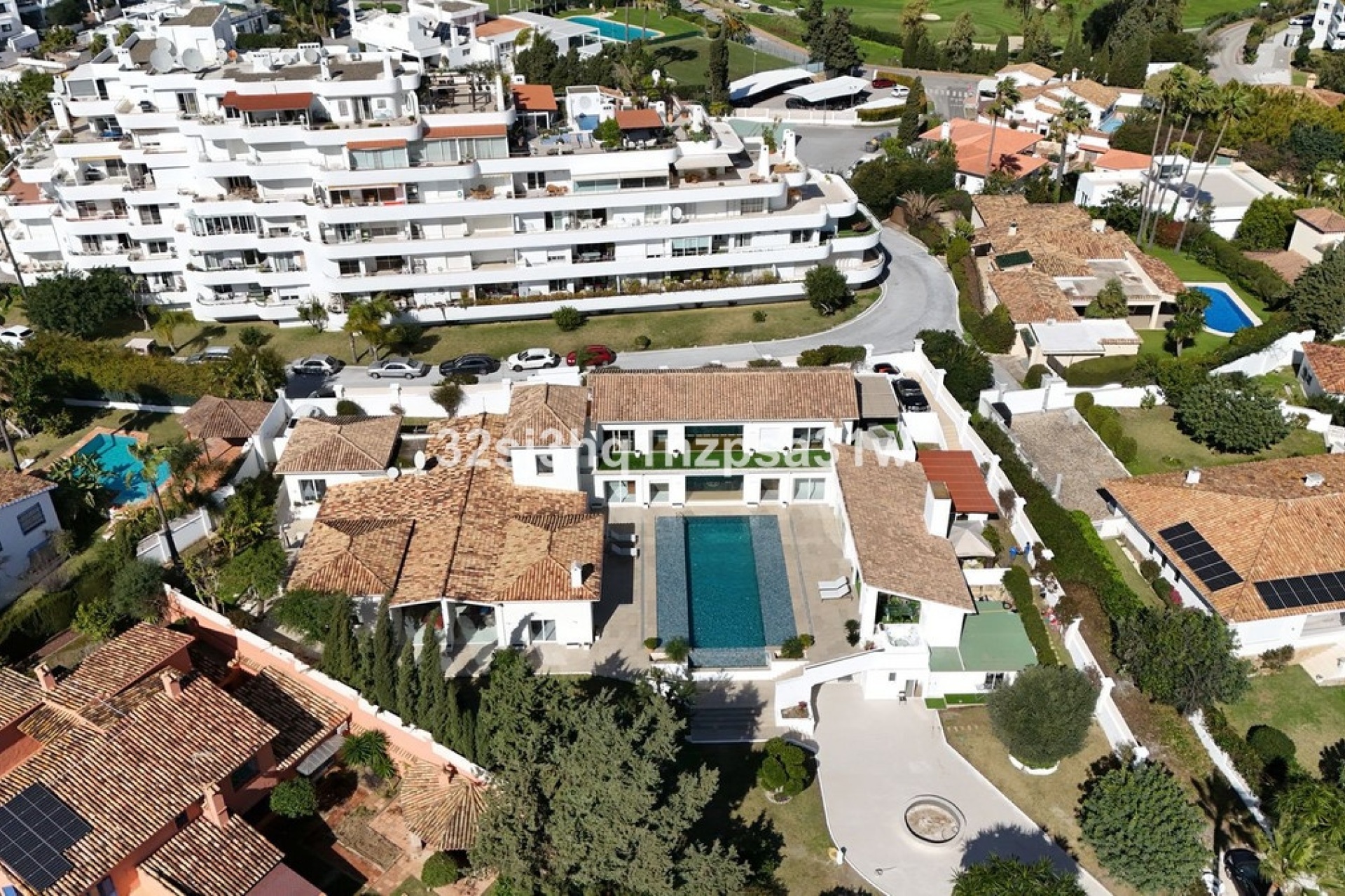 Resale - Villa - Marbella - Guadalmina Alta