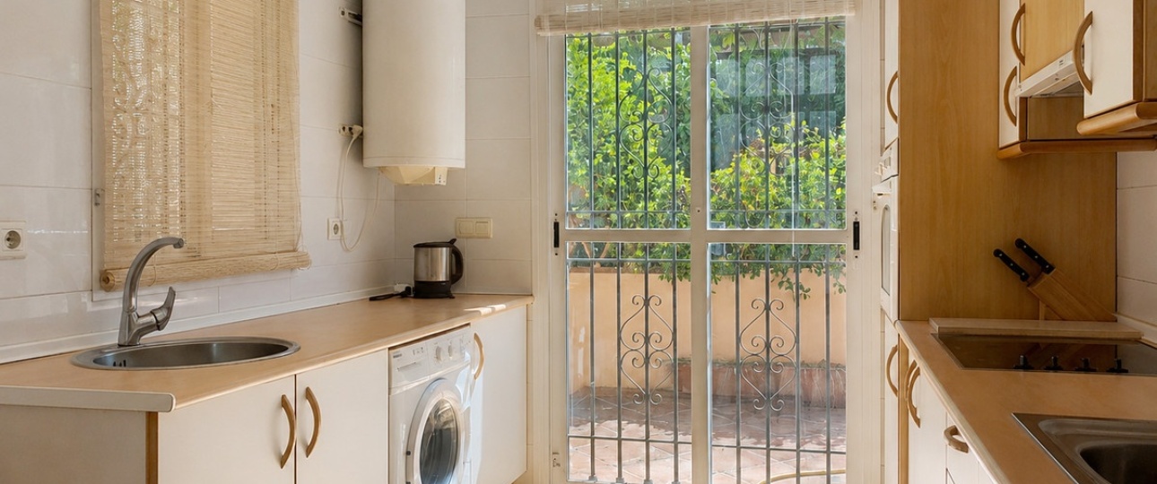 Resale - Villa - Marbella - Guadalmina Alta