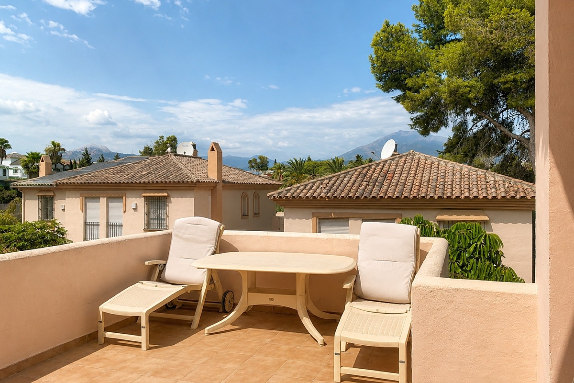 Resale - Villa - Marbella - Guadalmina Alta