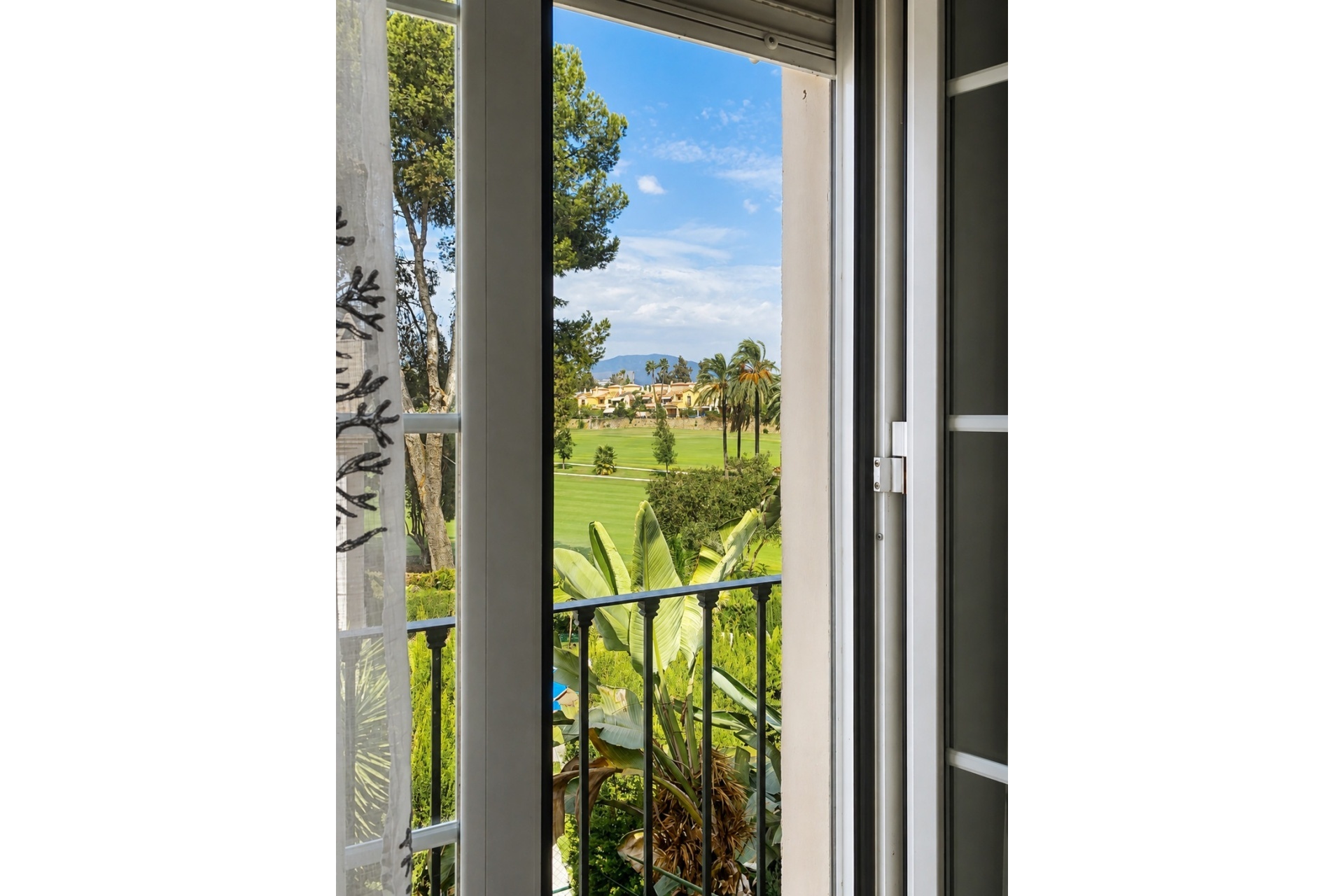 Resale - Villa - Marbella - Guadalmina Alta
