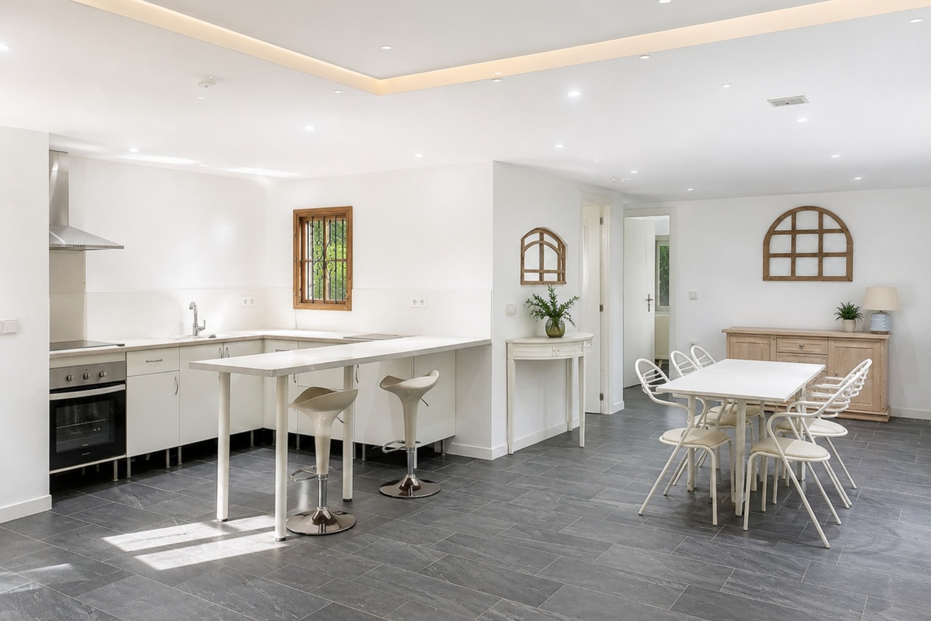 Resale - Villa - Marbella - Guadalmina Alta