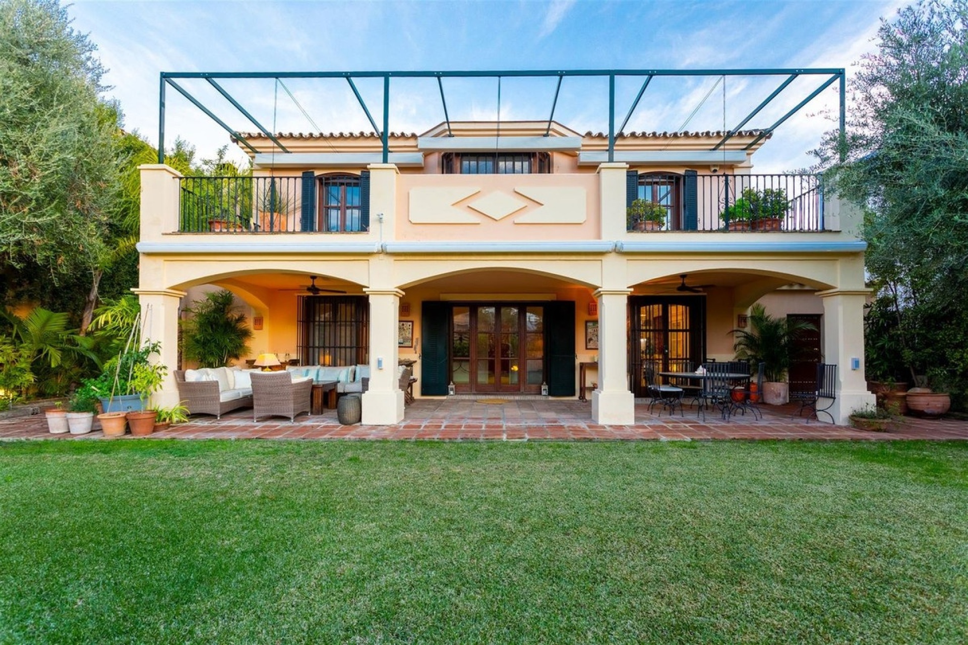 Resale - Villa - Marbella - Guadalmina Alta