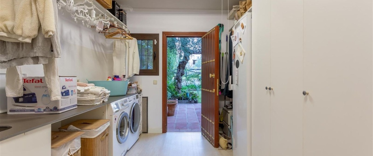 Resale - Villa - Marbella - Guadalmina Alta