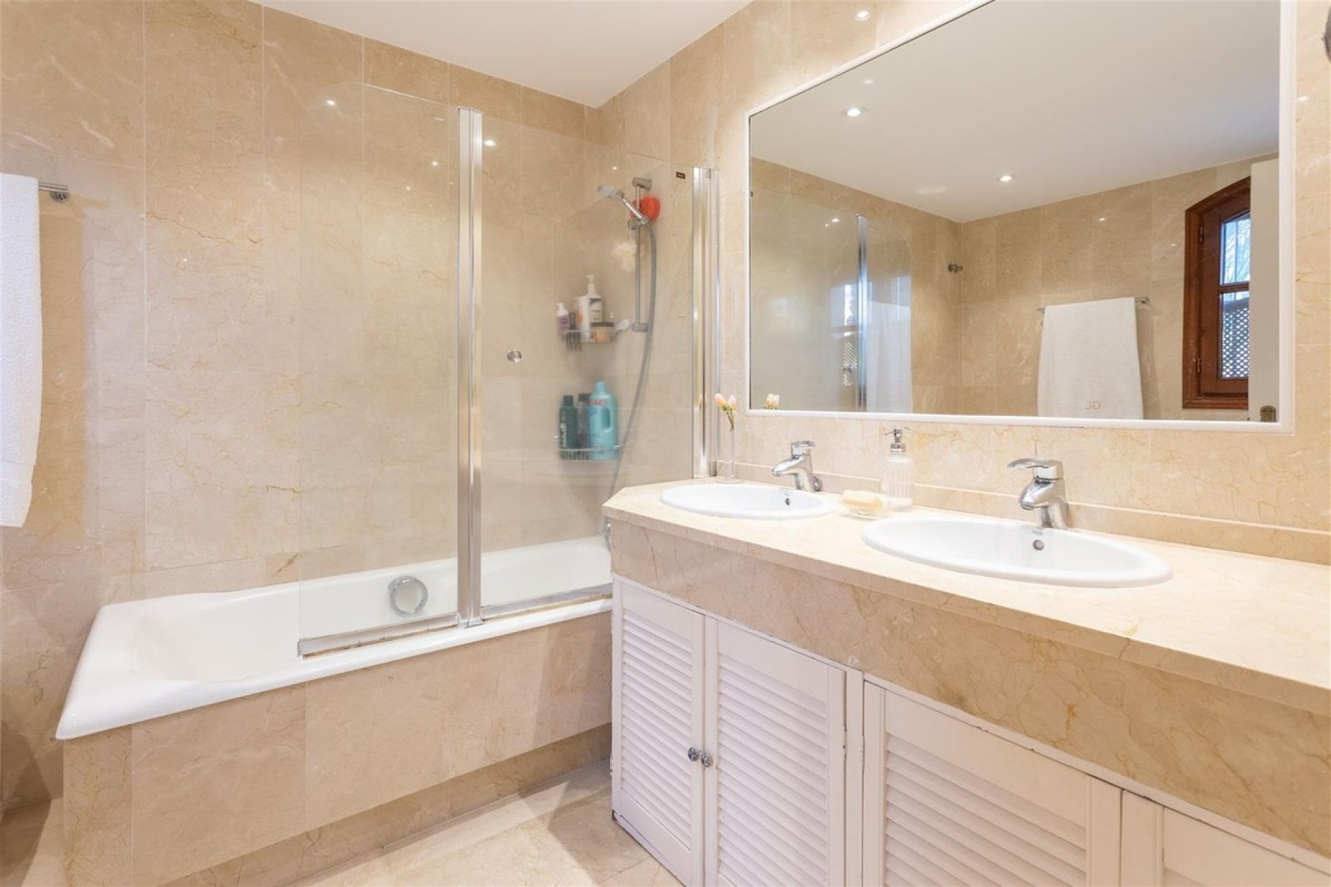 Resale - Villa - Marbella - Guadalmina Alta