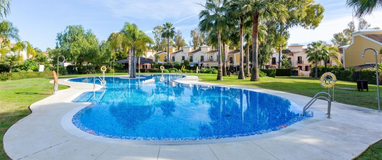 Resale - Villa - Marbella - Guadalmina Alta