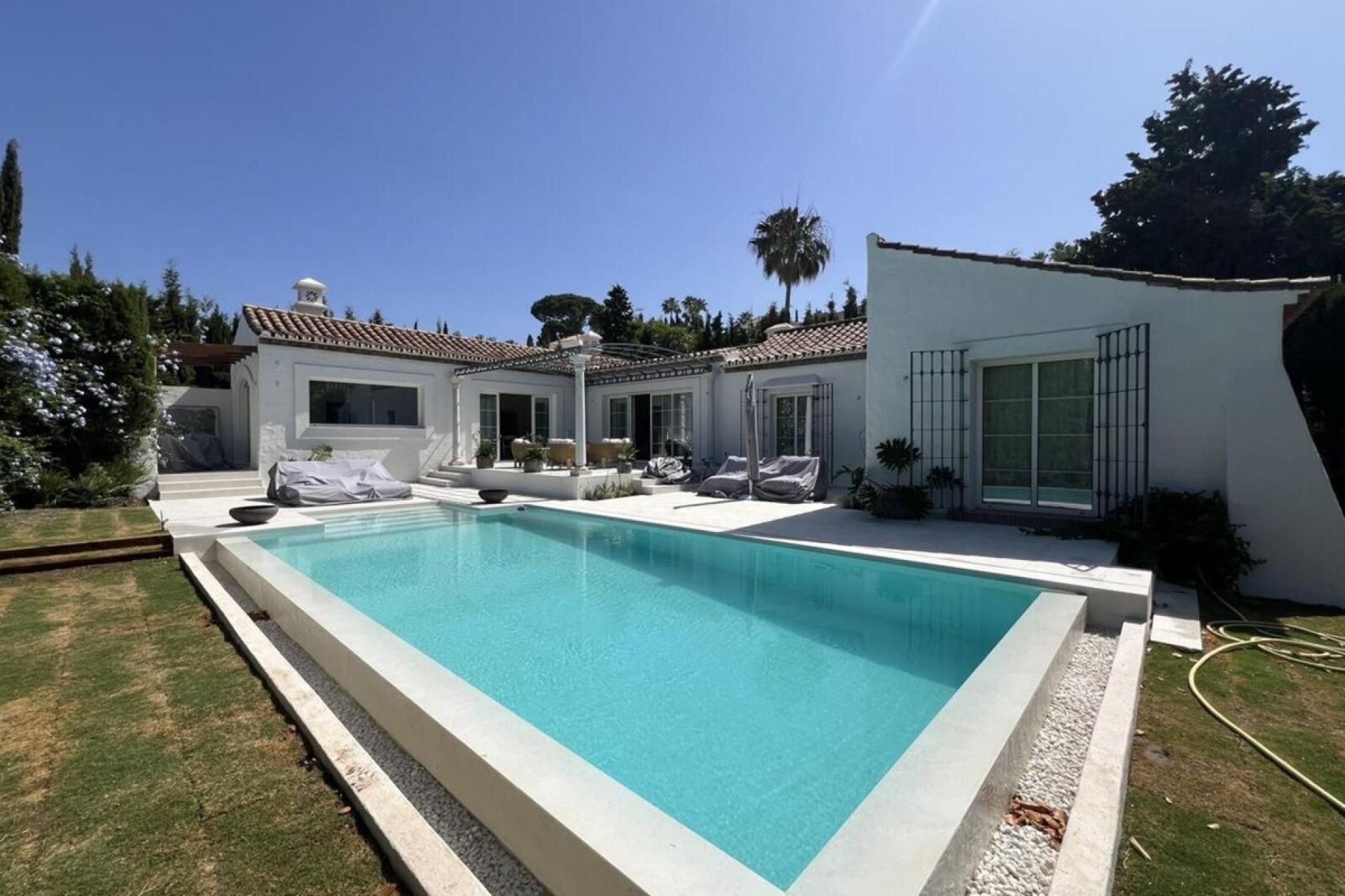 Resale - Villa - Marbella - Guadalmina Alta