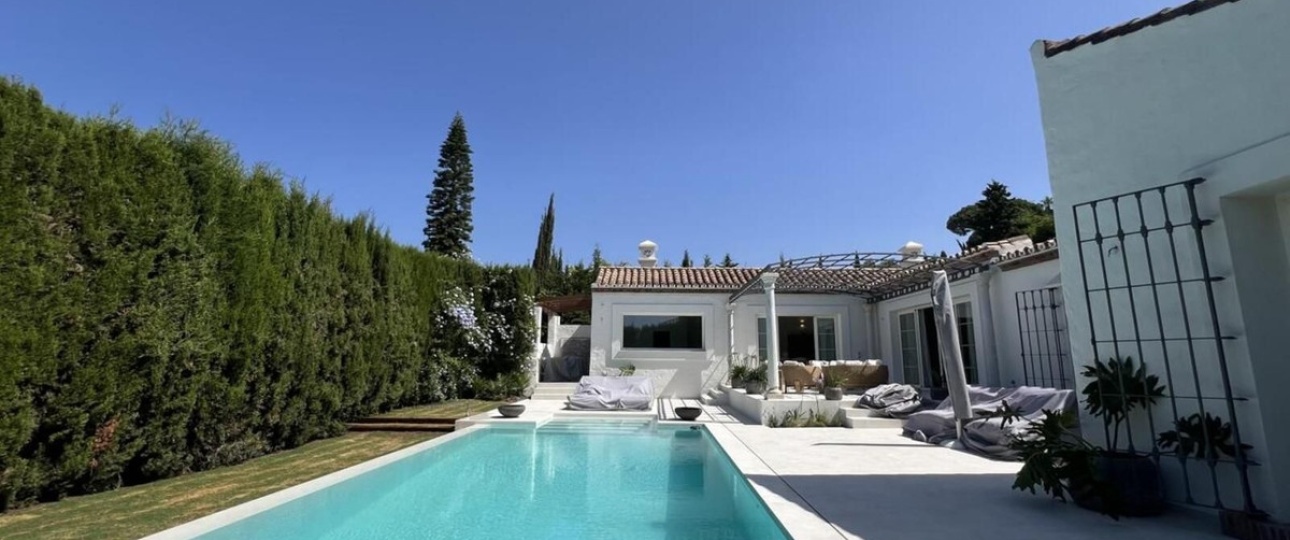 Resale - Villa - Marbella - Guadalmina Alta