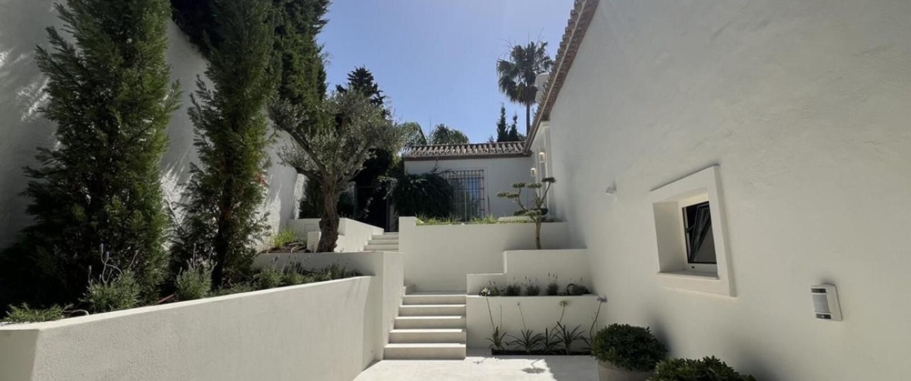 Resale - Villa - Marbella - Guadalmina Alta